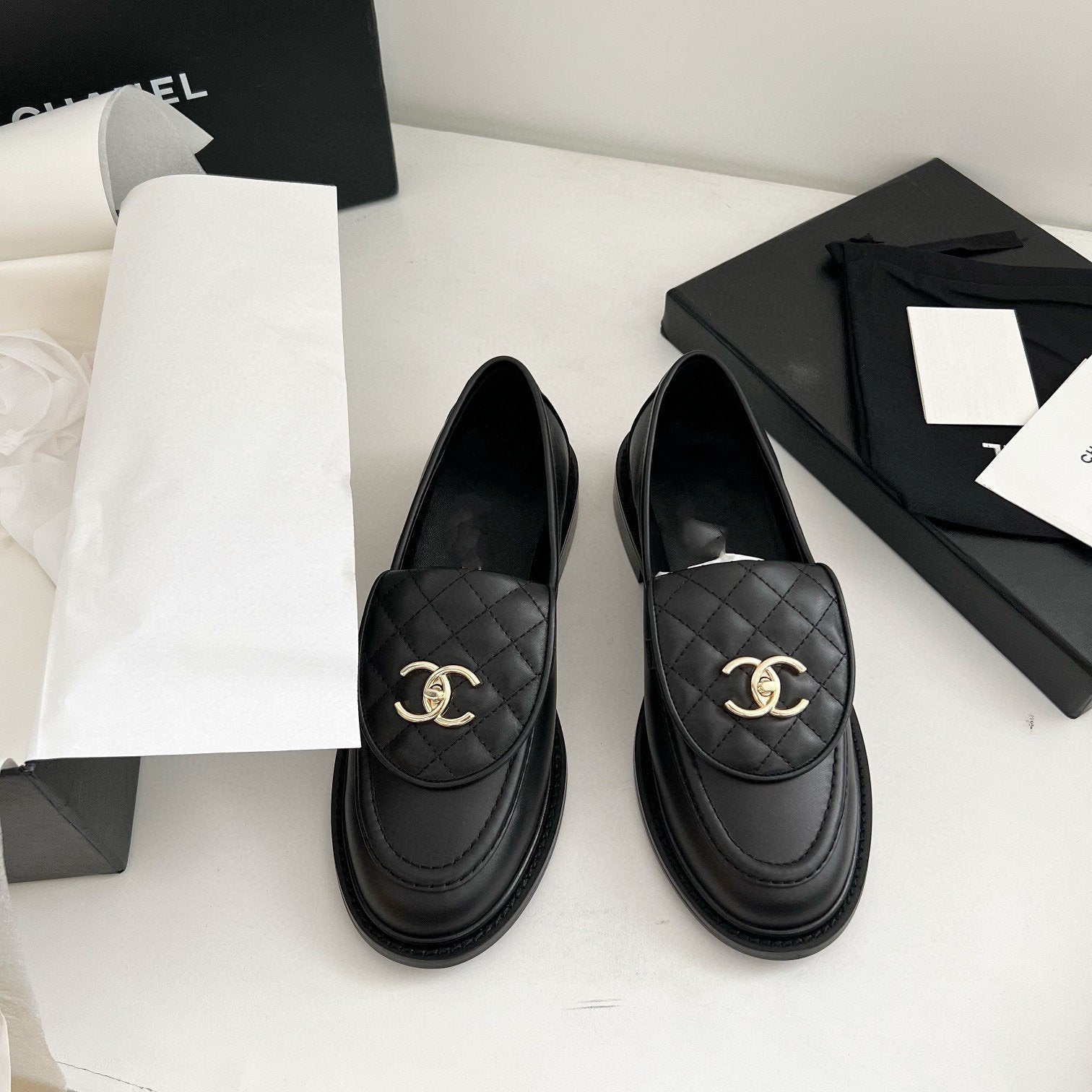 Moccasins Black Quilted Calfskin Gold CC 452983